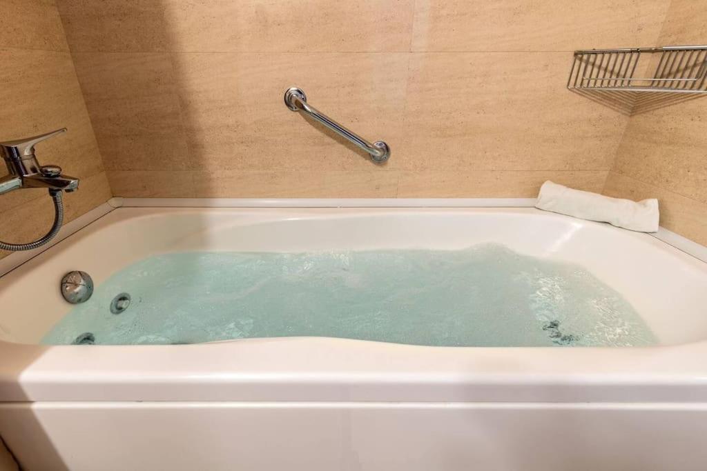 Jdcbl - Peaceful Wonderful Apartment In City Center Sevilla Buitenkant foto